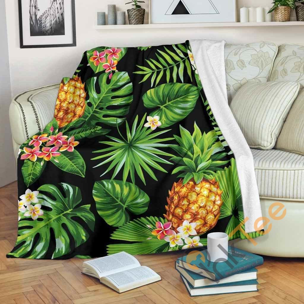Mint Green Pale Brown Ambesonne Indie Soft Flannel Fleece Throw Blanket Retro Summer Concept Pineapple Fruit in Poly Design Memphis 60 x 80 Cozy Plush for Indoor and Outdoor Use